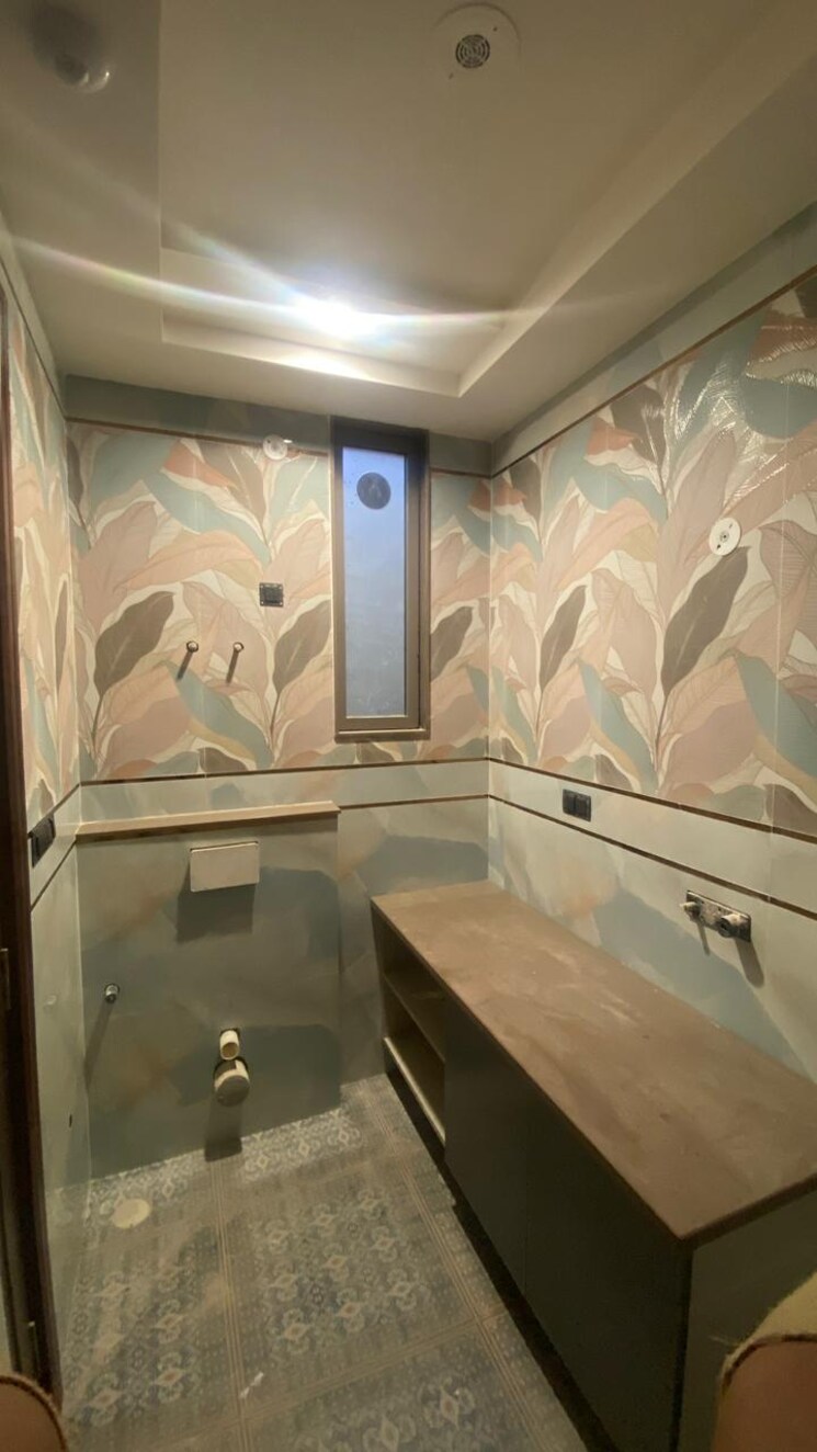 Attached Bathroom, puri-kohinoor 3 Bedroom 170 Sq.Yd. Builder Floor In Sector 89 Faridabad 9489275