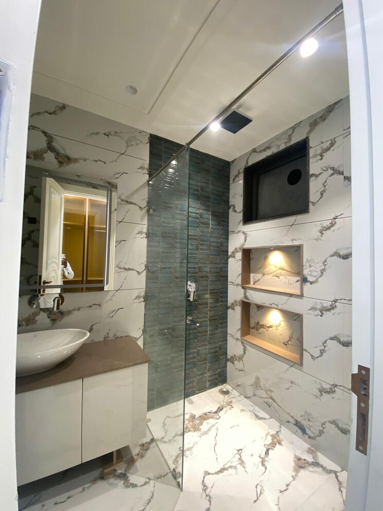 Attached Bathroom, puri-kohinoor 3 Bedroom 170 Sq.Yd. Builder Floor In Sector 89 Faridabad 9489275