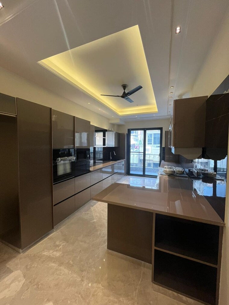 Kitchen, dlf-city-phase-iv 5 Bedroom 360 Sq.Yd. Builder Floor In Dlf Phase iv Gurgaon 9489367