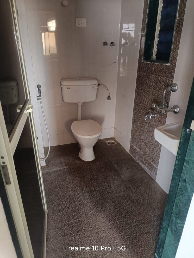 Bathroom, mayfair-vishwaraja 1 Bedroom 425 Sq.Ft. Apartment In Titwala Thane 9489356