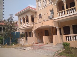 4 BHK Villa For Sale in Amrapali Leisure Valley, Tech Zone 4 Greater Noida