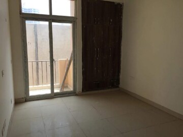 Room in 4 BHK Villa at Amrapali Leisure Valley, Tech Zone 4 Greater Noida – for Sale