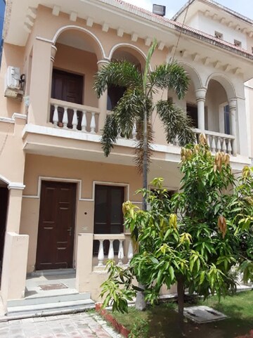4 BHK Villa – Exterior View View at Amrapali Leisure Valley, Tech Zone 4 Greater Noida - for Sale