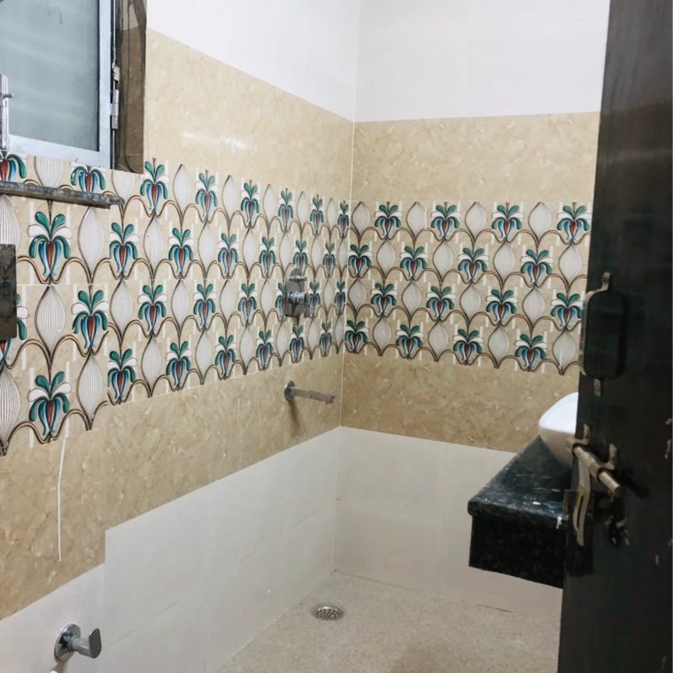Attached Bathroom, sector 23 3.5 Bedroom 2000 Sq.Ft. Builder Floor In Sector 23 Gurgaon 9489458