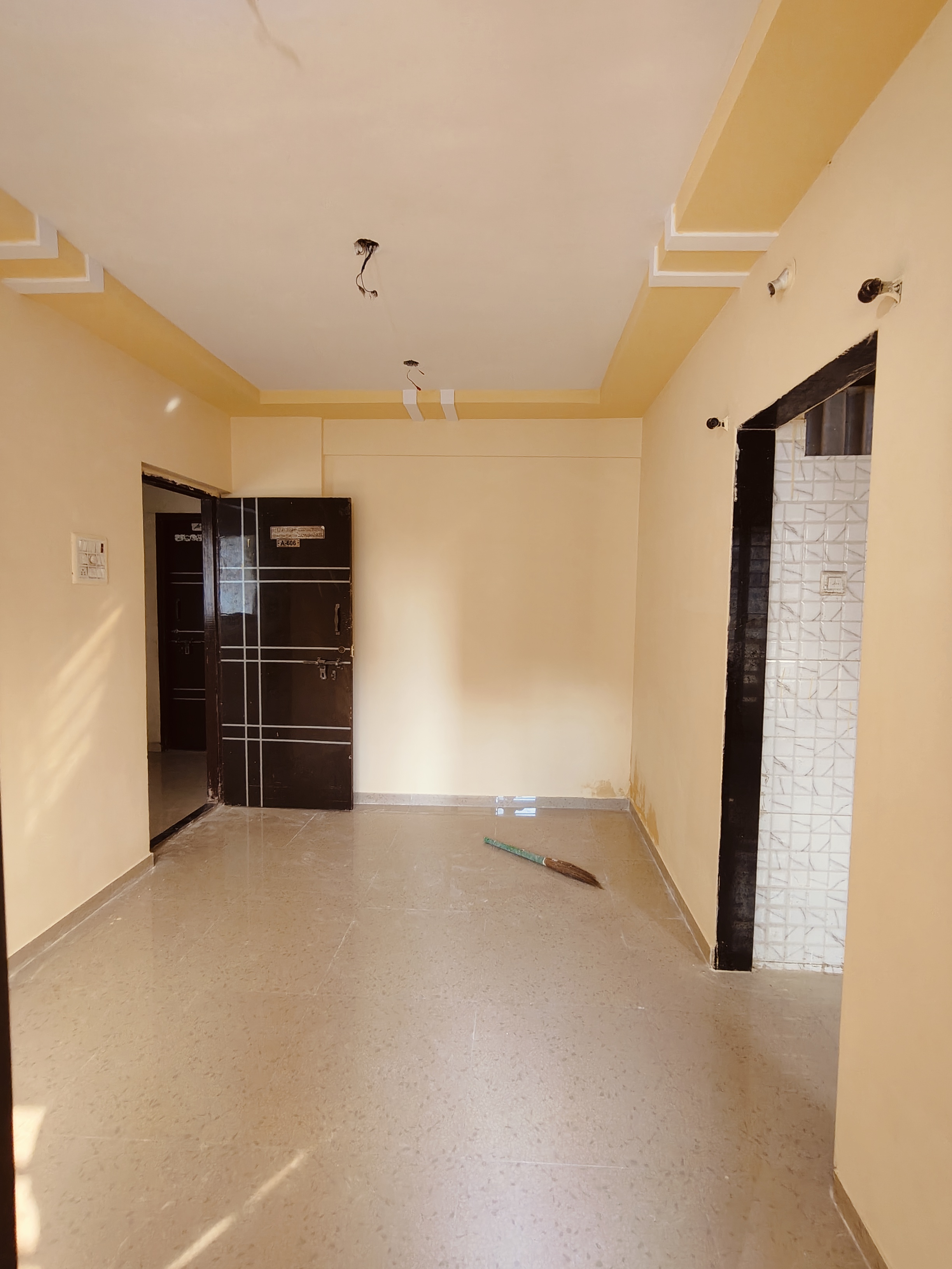 1 BHK + Study Room Apartment For Rent in Saurabh Crystal Pallazo