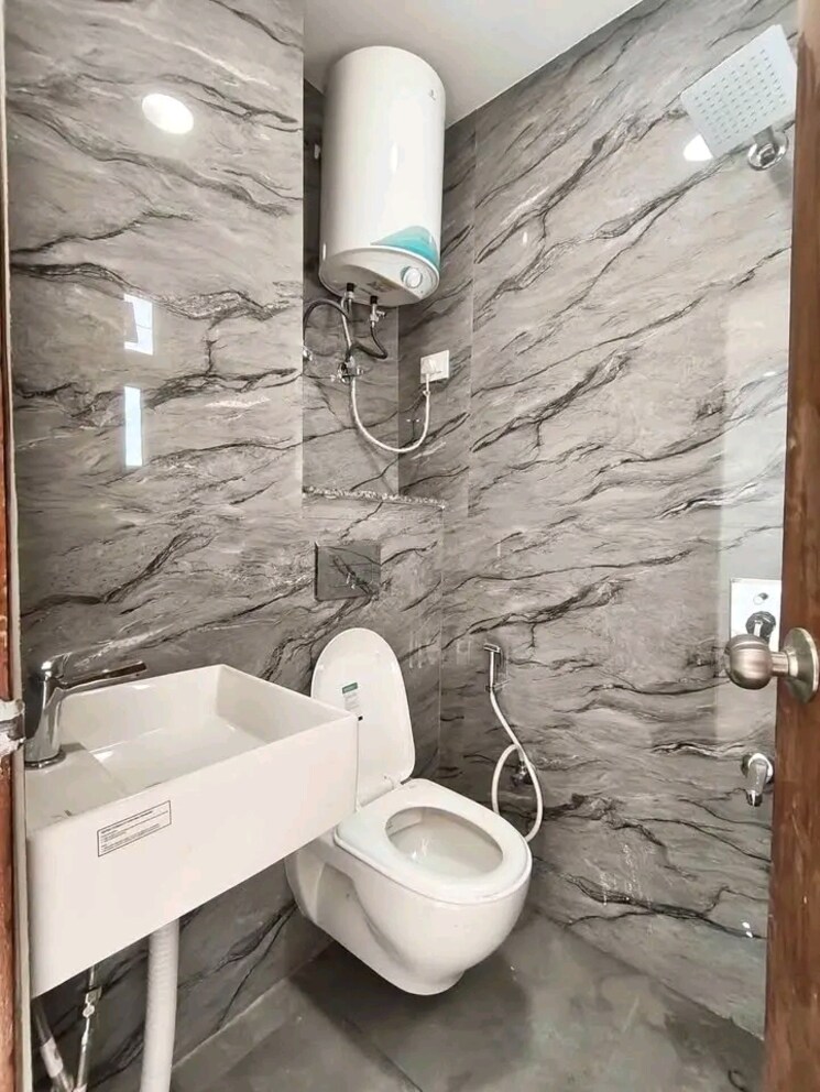 Bathroom, palm-residency-chhatarpur 2 Bedroom 1000 Sq.Ft. Builder Floor In Chattarpur Delhi 9489423