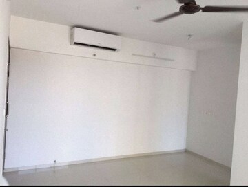 Room in 1 BHK Apartment at Lodha Upper Thane Meadows, Anjur – for Sale