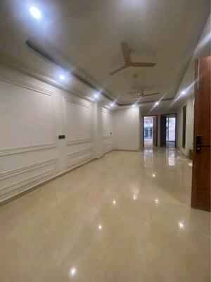 Room in 2 BHK Builder Floor at Chattarpur – for Rent