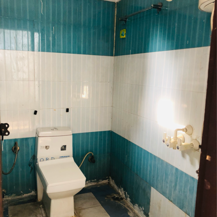 Attached Bathroom, sector 21 1.5 Bedroom 500 Sq.Ft. Villa In Sector 21 Gurgaon 9489555