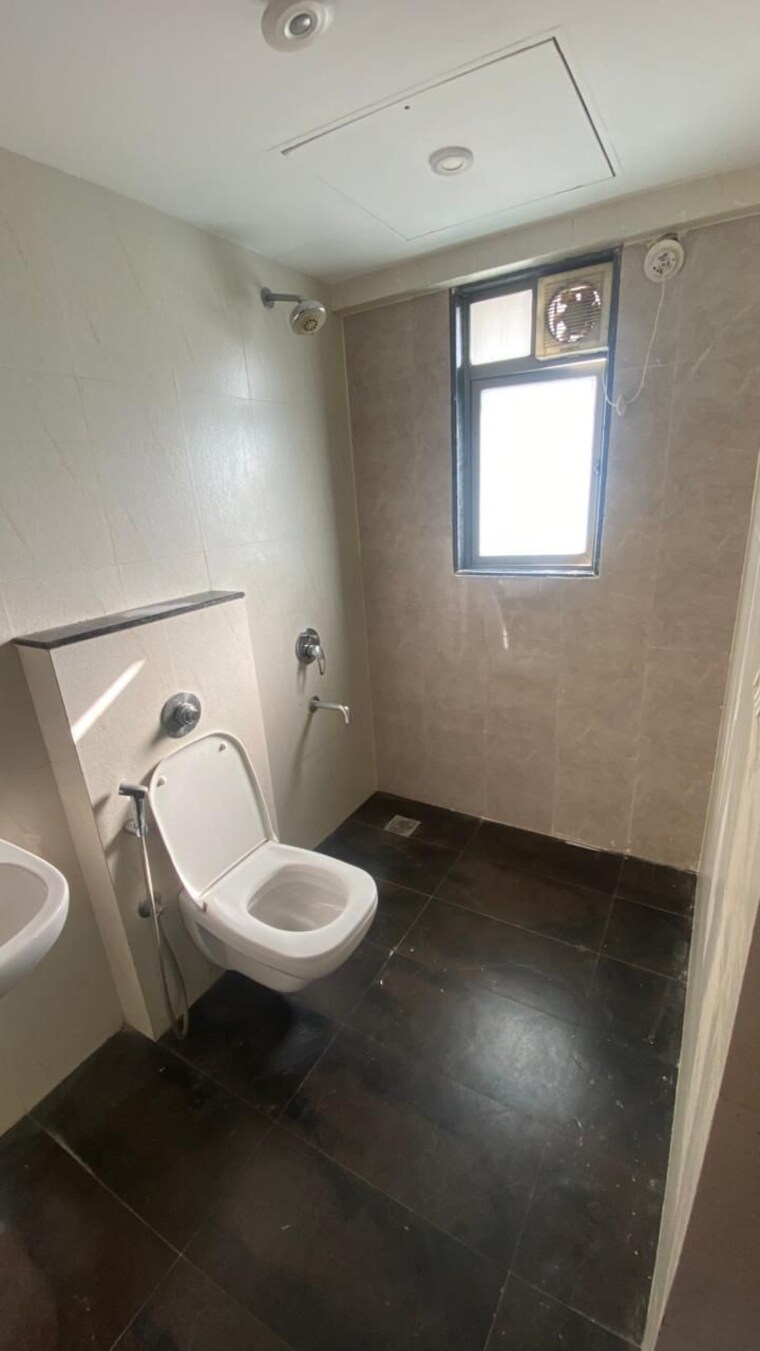 Bathroom, lodha-palava-exotica 2 Bedroom 969 Sq.Ft. Apartment In Dombivli East Thane 9489569