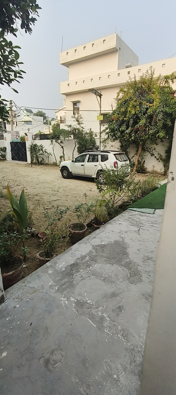Balcony, khurram nagar 2 Bedroom 1000 Sq.Ft. Apartment In Khurram Nagar Lucknow 9489568