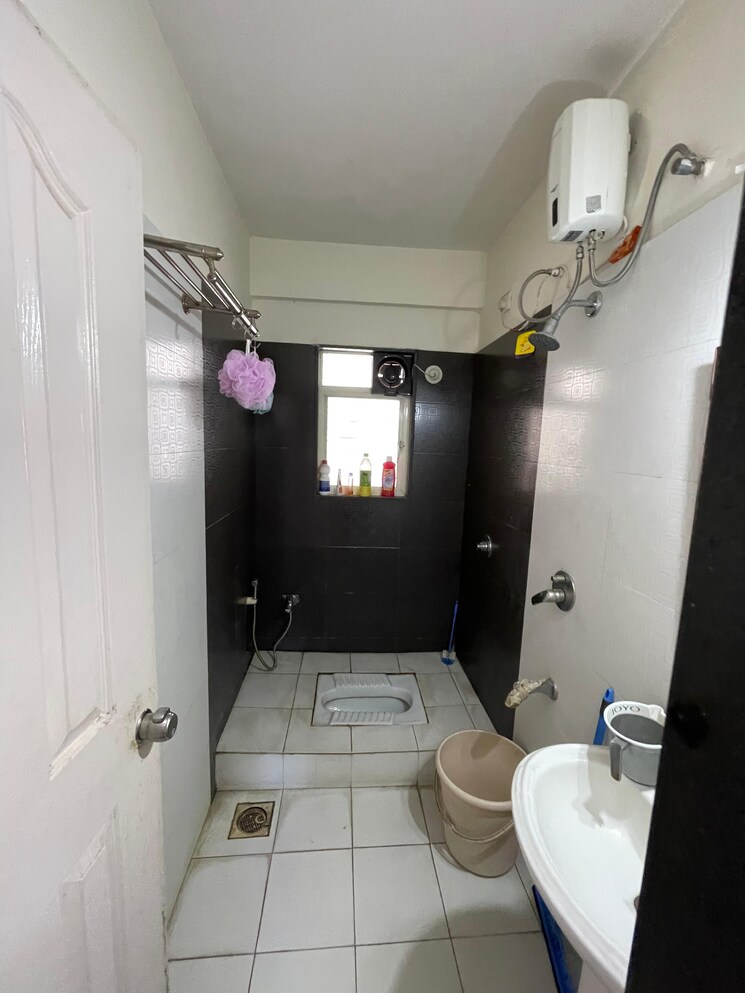 Bathroom, dynasty 2 Bedroom 1121 Sq.Ft. Apartment In Wakad Pune 9489627