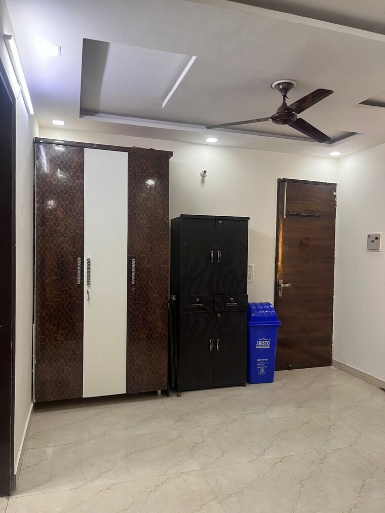 Bedroom, rohini sector 16 1 Bedroom 700 Sq.Ft. Builder Floor In Rohini Sector 16 Delhi 9489596