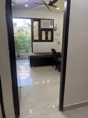 1 BHK Builder Floor For Rent in Rohini Sector 16