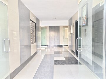 2 BHK Apartment – Entrance View at Kumar Papillon, Pashan Gaon - for Sale