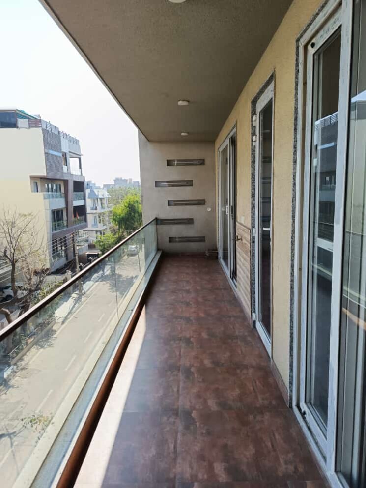 Balcony, unitech-south-city-1 4 Bedroom 3240 Sq.Ft. Builder Floor In South City 1 Gurgaon 9489846