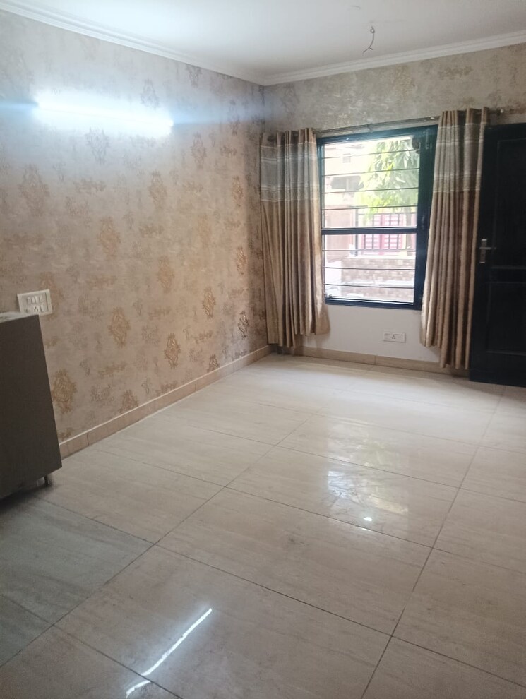 Room, dhakoli 3 Bedroom 1350 Sq.Ft. Independent House In Dhakoli Zirakpur 9489880