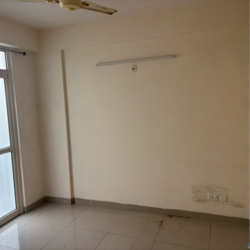 Room in 3 BHK Builder Floor at Wave Executive Floors, Bayana – for Rent