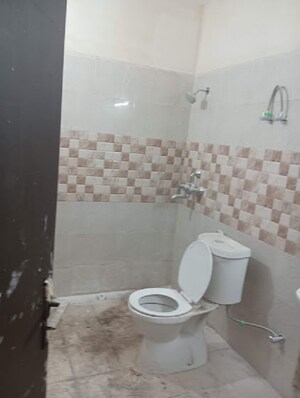 Bathroom in 3 BHK Villa at Amrapali Dream Valley, Tech Zone 4 Greater Noida – for Sale