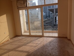 Room in 3 BHK Villa at Amrapali Dream Valley, Tech Zone 4 Greater Noida – for Sale