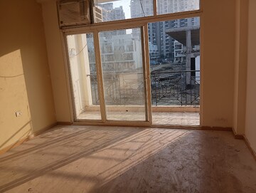 Room in 3 BHK Villa at Amrapali Dream Valley, Tech Zone 4 Greater Noida – for Sale