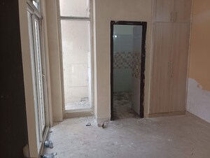 Building Lobby in 3 BHK Villa at Amrapali Dream Valley, Tech Zone 4 Greater Noida – for Sale