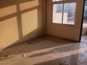 Room in 3 BHK Villa at Amrapali Dream Valley, Tech Zone 4 Greater Noida – for Sale