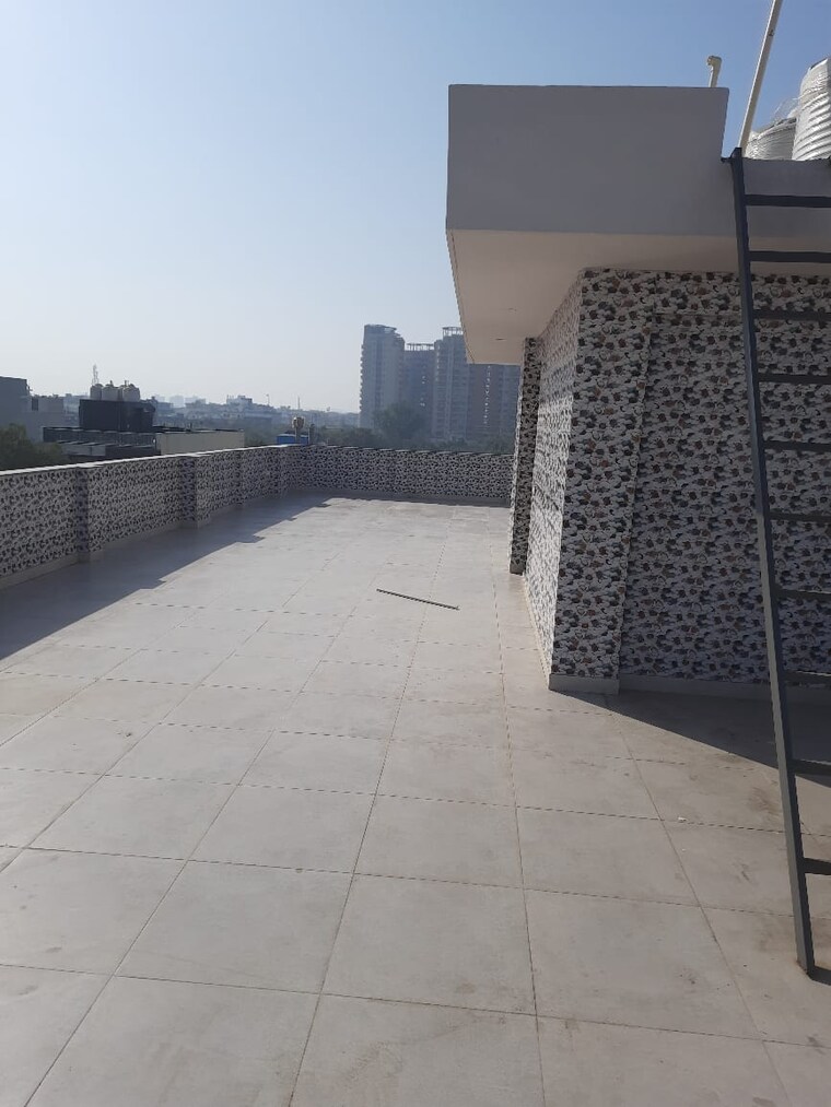 Balcony, unitech-south-city-1 3 Bedroom 1700 Sq.Ft. Builder Floor In South City 1 Gurgaon 9489894