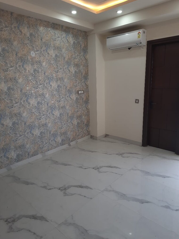 Room, unitech-south-city-1 3 Bedroom 1700 Sq.Ft. Builder Floor In South City 1 Gurgaon 9489894