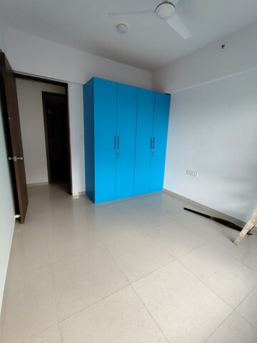 2 BHK Apartment For Sale in Kalpataru Immensa, Kolshet Road