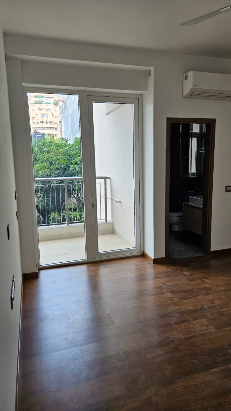 Room, dlf-building-10 4 Bedroom 300 Sq.Yd. Builder Floor In Dlf Phase ii Gurgaon 9489905