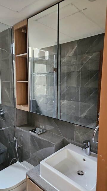 Bathroom in 4 BHK Builder Floor at DLF Building 10, Dlf Phase ii – for Rent