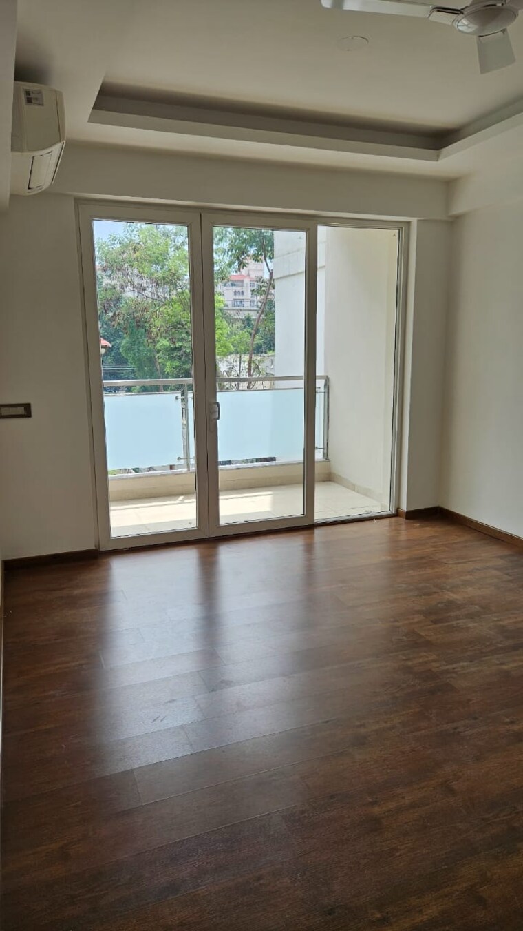 Room, dlf-building-10 4 Bedroom 300 Sq.Yd. Builder Floor In Dlf Phase ii Gurgaon 9489905