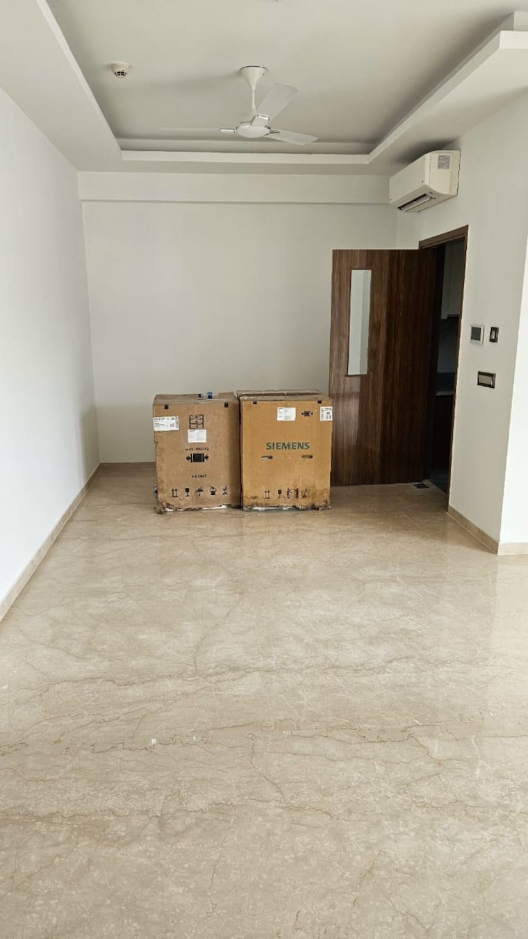 Room, dlf-building-10 4 Bedroom 300 Sq.Yd. Builder Floor In Dlf Phase ii Gurgaon 9489905