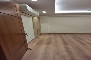 Room in 4 BHK Builder Floor at East Of Kailash – for Sale