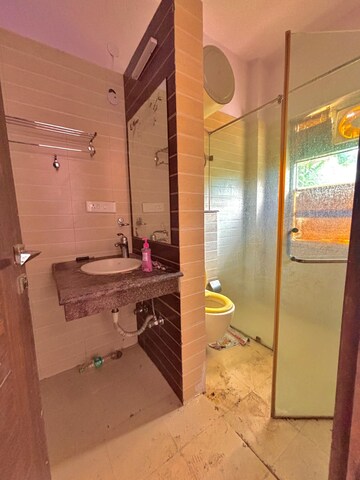 Attached Bathroom in 1 BHK Builder Floor at Saket – for Rent