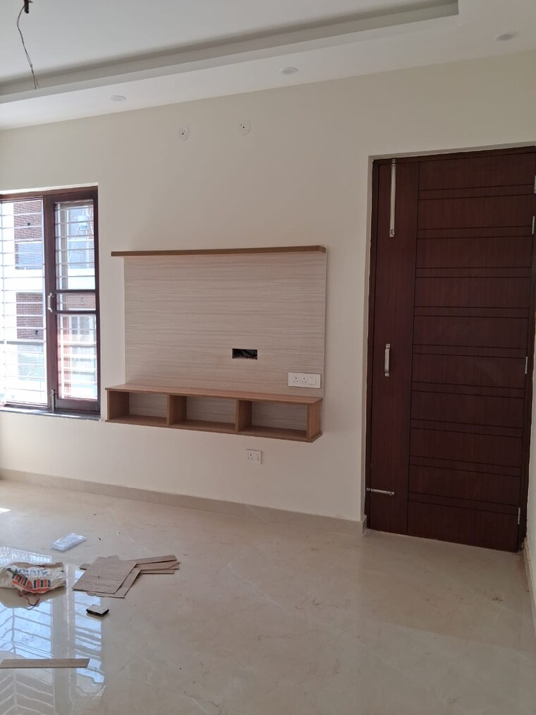 Room, shimla bypass road 3 Bedroom 132 Sq.Yd. Independent House In Shimla Bypass Road Dehradun 9489976