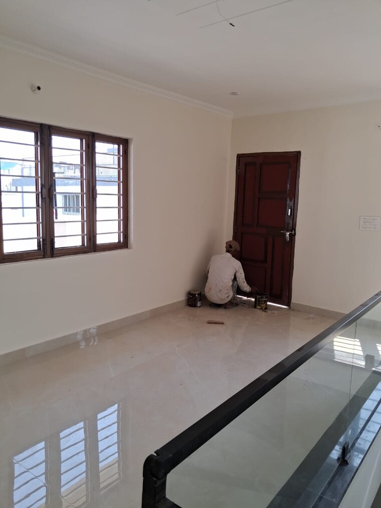 Room, shimla bypass road 3 Bedroom 132 Sq.Yd. Independent House In Shimla Bypass Road Dehradun 9489976