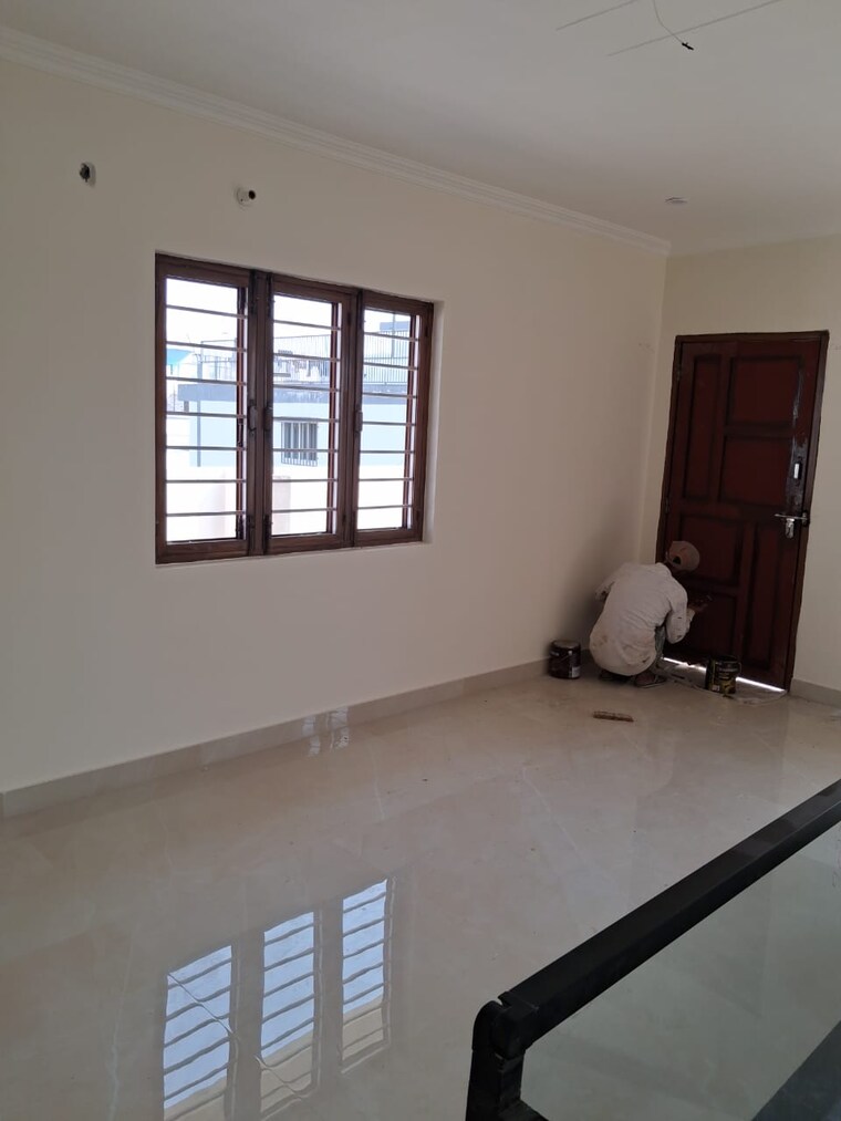Room, shimla bypass road 3 Bedroom 132 Sq.Yd. Independent House In Shimla Bypass Road Dehradun 9489976
