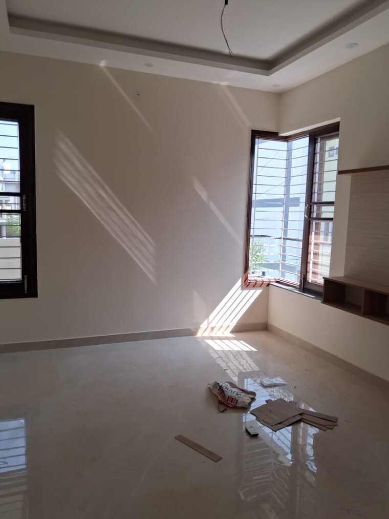 Room, shimla bypass road 3 Bedroom 132 Sq.Yd. Independent House In Shimla Bypass Road Dehradun 9489976