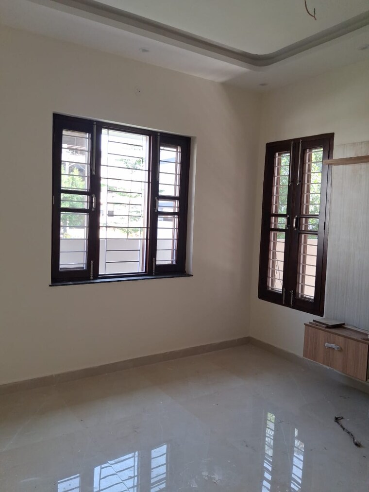Room, shimla bypass road 3 Bedroom 132 Sq.Yd. Independent House In Shimla Bypass Road Dehradun 9489976