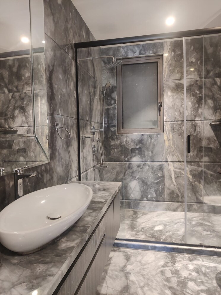 Bathroom, unitech-south-city-1 4 Bedroom 4500 Sq.Ft. Builder Floor In South City 1 Gurgaon 9489997