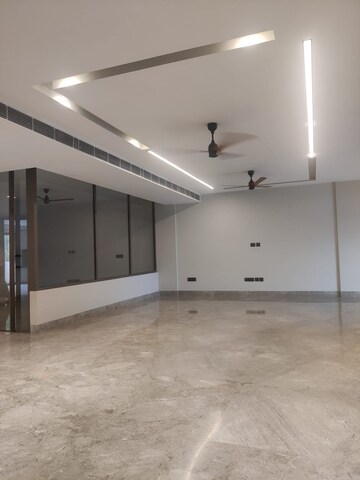 Room in 4 BHK Builder Floor at Unitech South City 1, South City 1 – for Rent