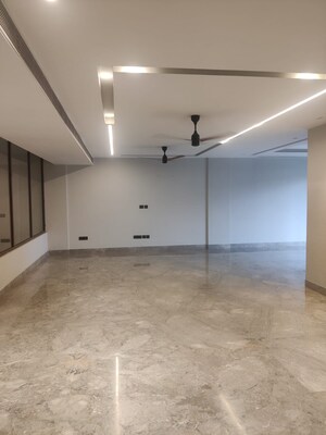 Room in 4 BHK Builder Floor at Unitech South City 1, South City 1 – for Rent