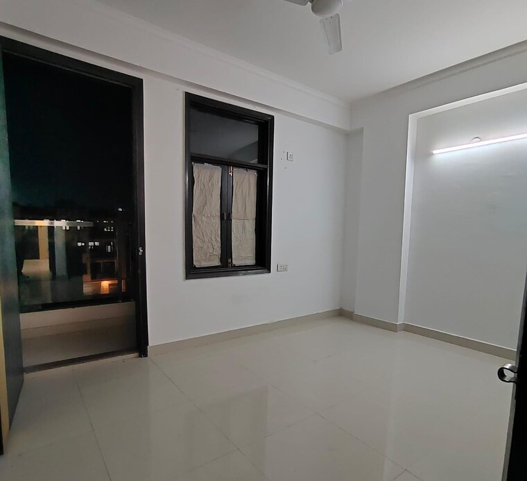Room, risland-sky-mansion 2 Bedroom 800 Sq.Ft. Builder Floor In Chattarpur Delhi 9490093