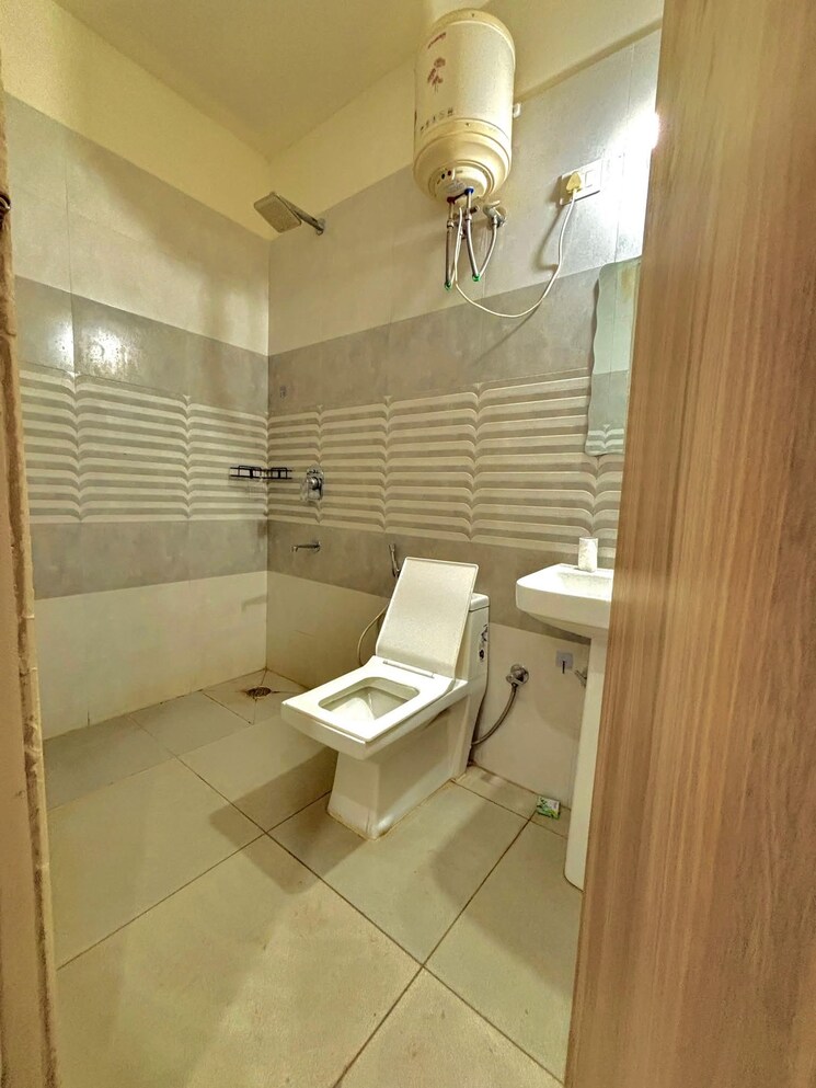 Bathroom, saket 1 Bedroom 500 Sq.Ft. Builder Floor In Saket Delhi 9490028