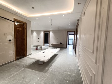 Building Lobby in 3 BHK Builder Floor at BPTP Eden Estate, Sector 81 – for Sale