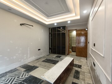 Kitchen in 3 BHK Builder Floor at BPTP Eden Estate, Sector 81 – for Sale