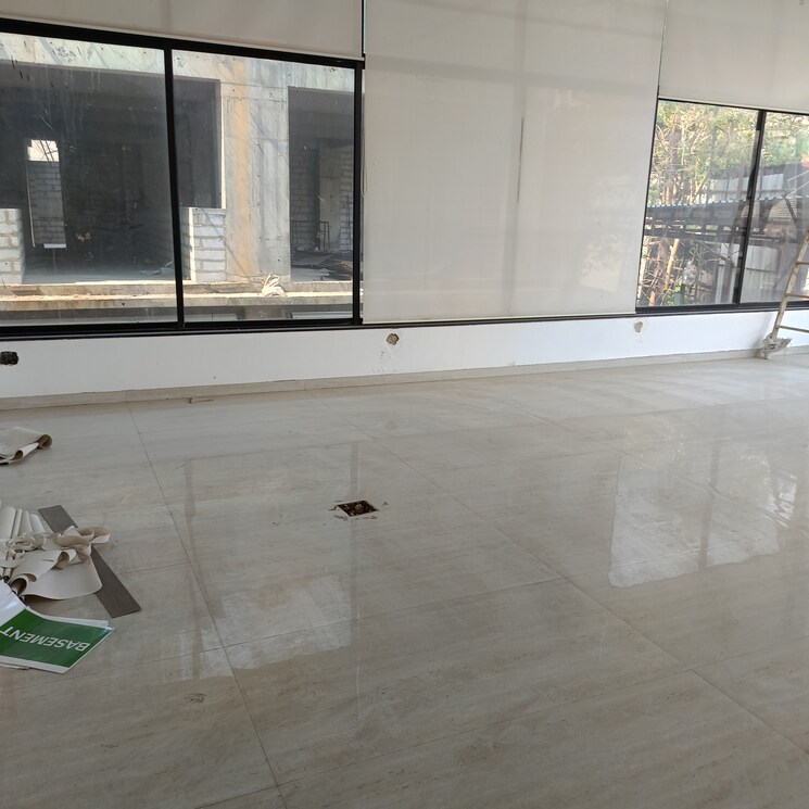 Room, dadar west Commercial Office Space 2700 Sq.Ft. In Dadar West Mumbai 9490039