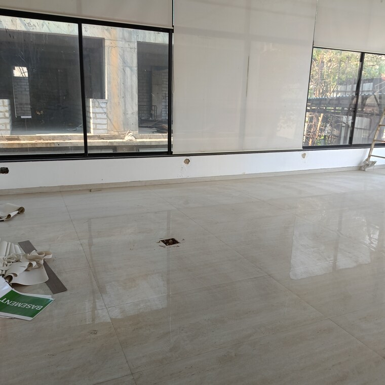 Room, dadar west Commercial Office Space 2700 Sq.Ft. In Dadar West Mumbai 9490039